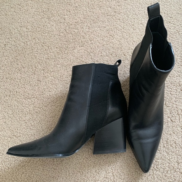 Kendall & Kylie Shoes - Kendall + Kylie Black Leather Booties Shoes Sz 7M